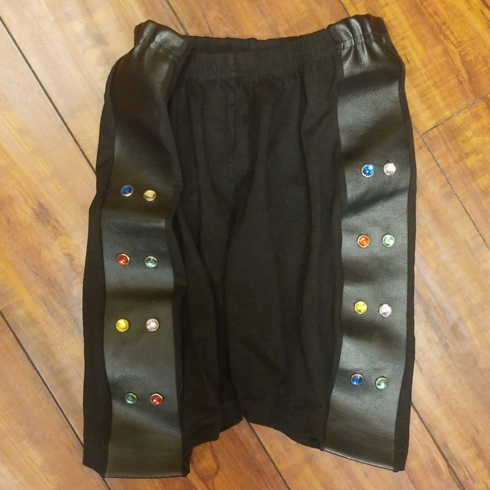 Rhinestone Shorts - Picture 6 of 7